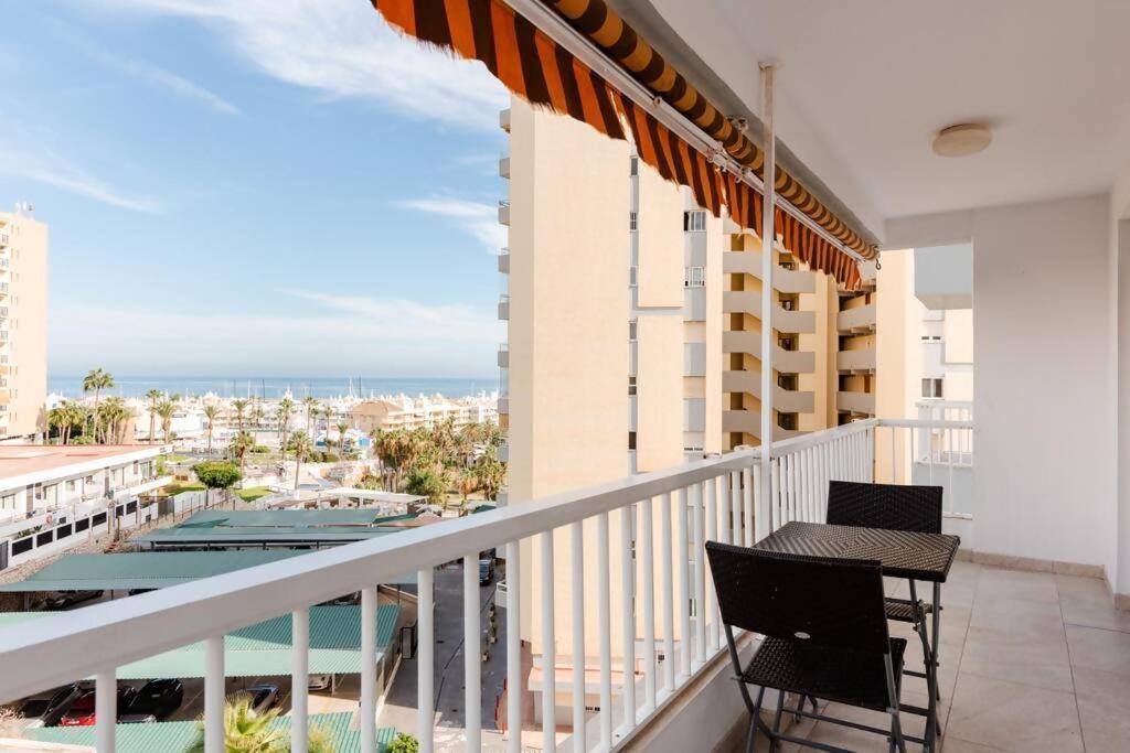 Amplio Con Vistas Al Mar Y Piscina En Benalmadena Apartment Luaran gambar